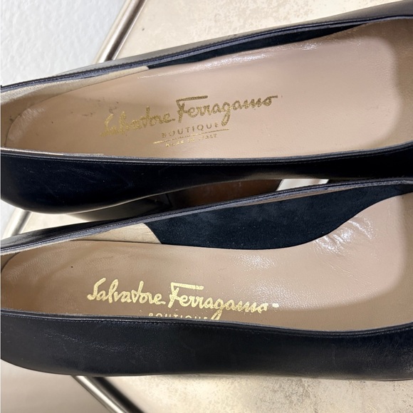 Salvatore Ferragamo Black Heels with Gold Accent 10AA Narrow like new - Picture 3 of 10